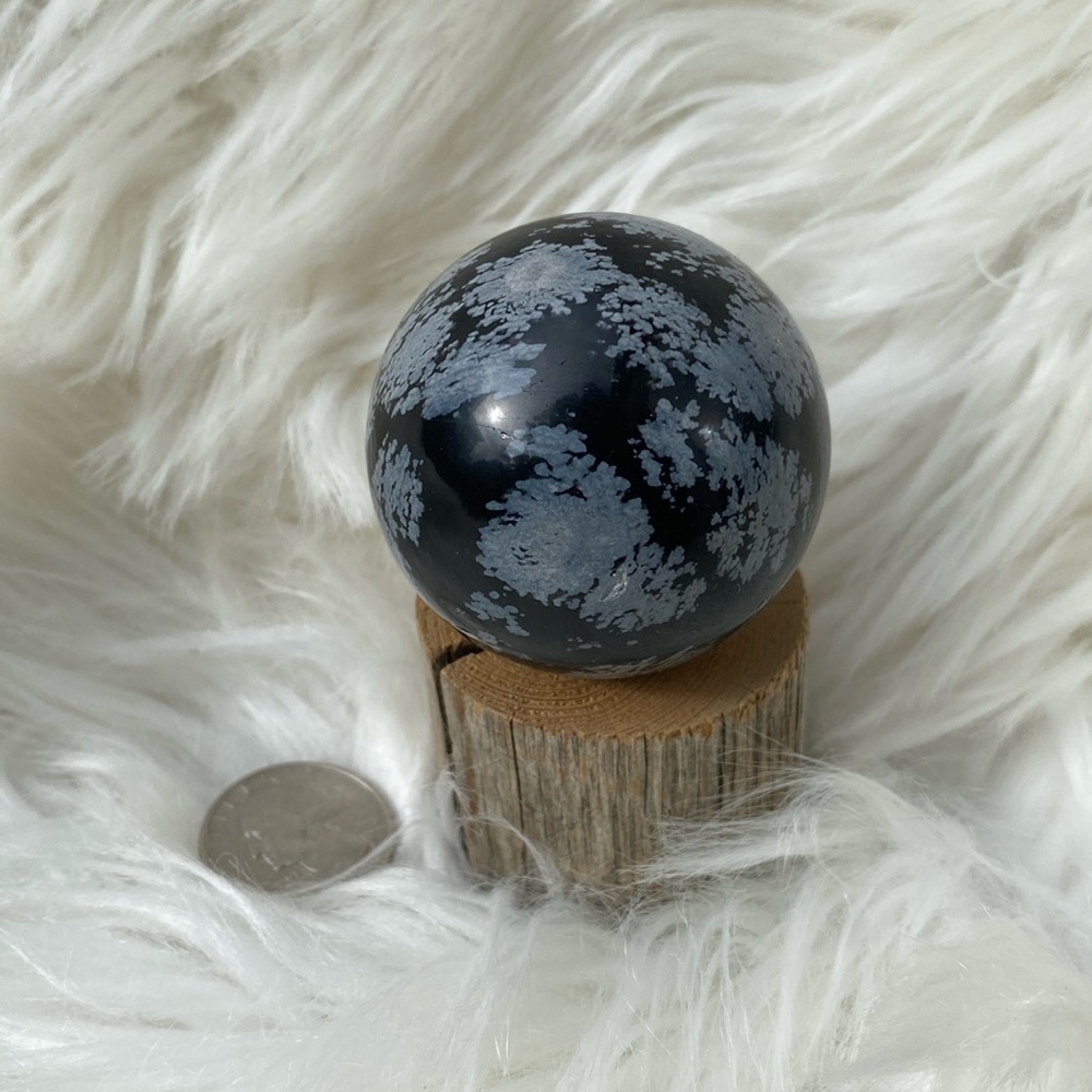 Black flower agate sphere